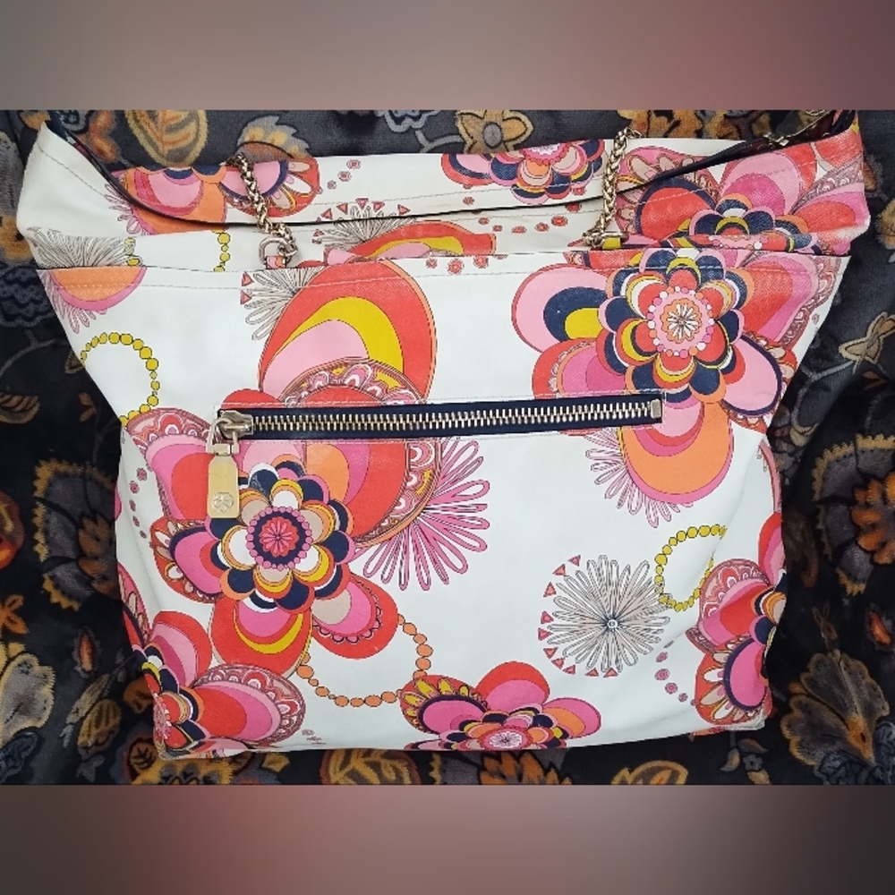 TRINA TURK WHITE PINK FLORAL LARGE HOBO HANDBAG - Picture 2 of 12